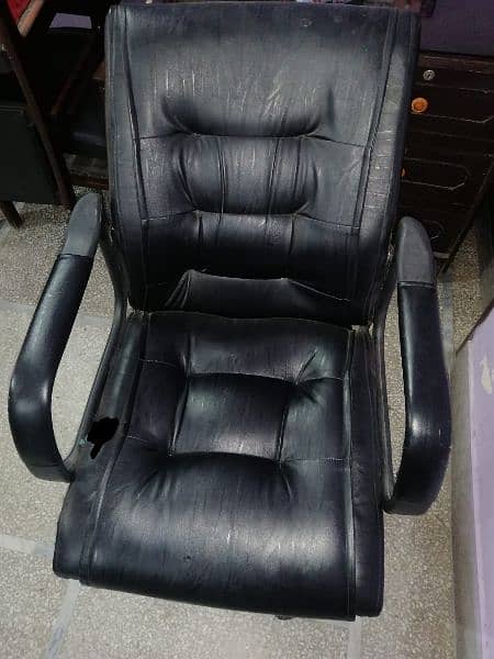 Black office Chair 0