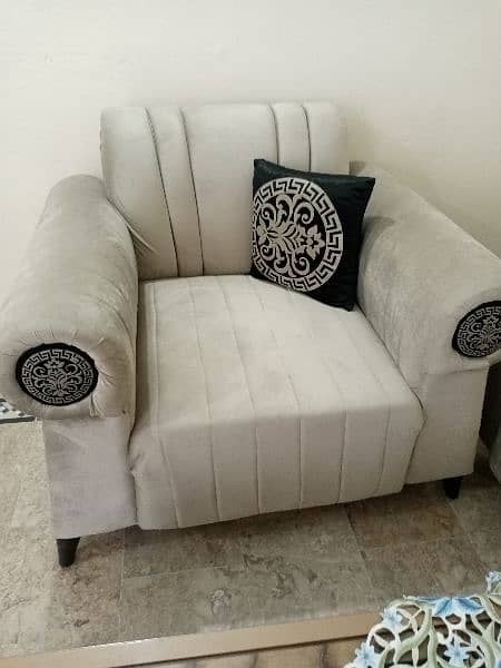 7 seater sofa with 1 front table 2