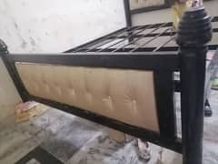 iron bed  5 ft size