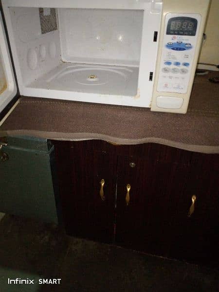 microwave for sale good condition ma ha 1