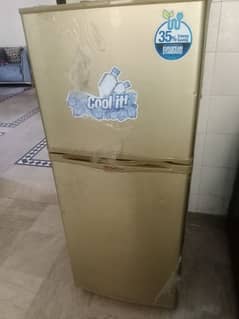 Dawlance inverter fridge      price 45000.       condition 9/10