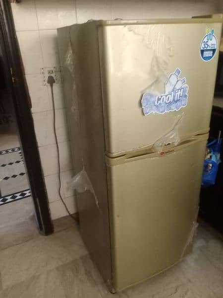 Dawlance inverter fridge      price 45000.       condition 9/10 3