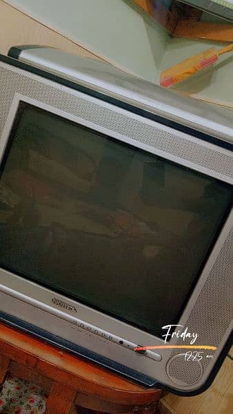 tv with good woofers (urgent sale) 1