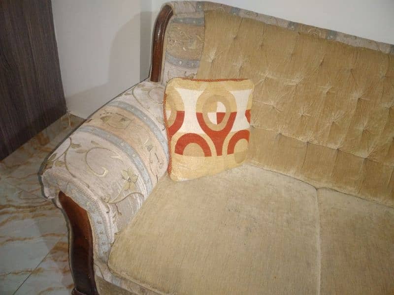2 seater sofa with strong wood in good condition 2