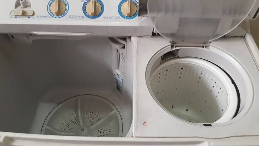 Semi auto Washing machine with dryer and spinner 1
