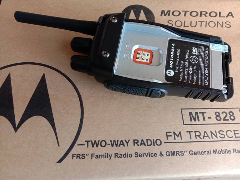 New Motrola MT 828 Walkie talkie FRS, GMRS Talkabout Wireless intercom 1