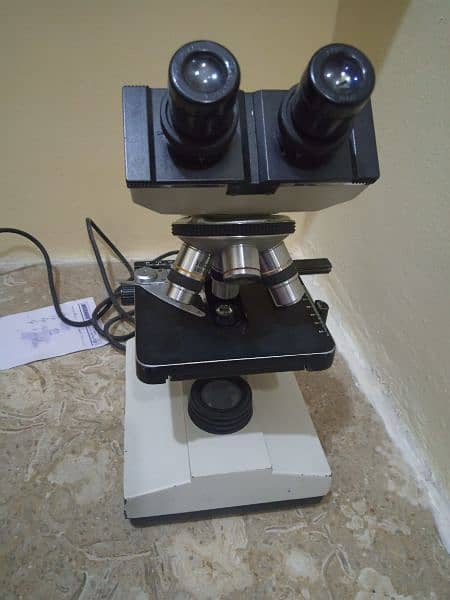 Microscope chaina good condition 1