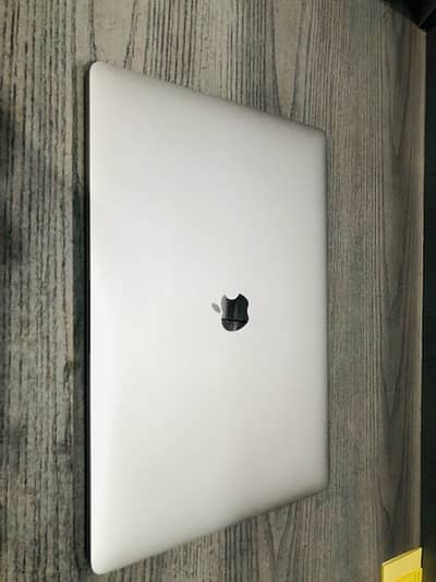 Macbook pro 15inch touch bar 2019 core i9  32GB ram , 512SSD