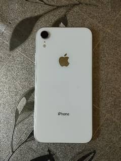 iPhone XR 64gb white clr LLA model non PTA from USA