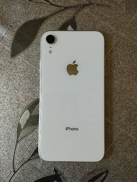 iPhone XR 64gb white clr LLA model non PTA from USA - Mobile