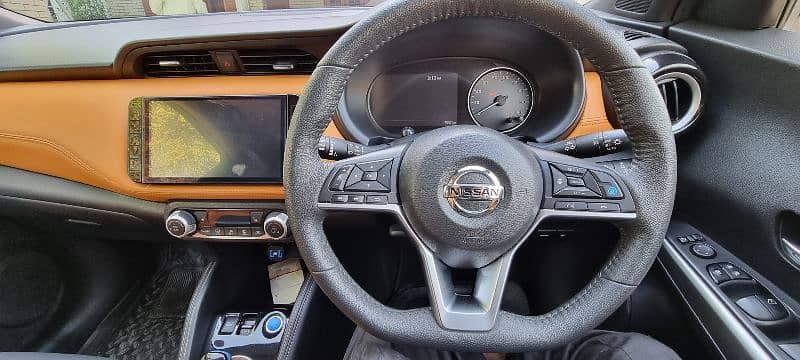 nissan kicks 8