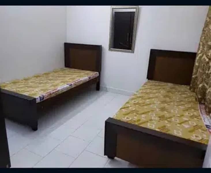 per head seat room for rent near ucp,shaukat kanum,emporium mall etc 2