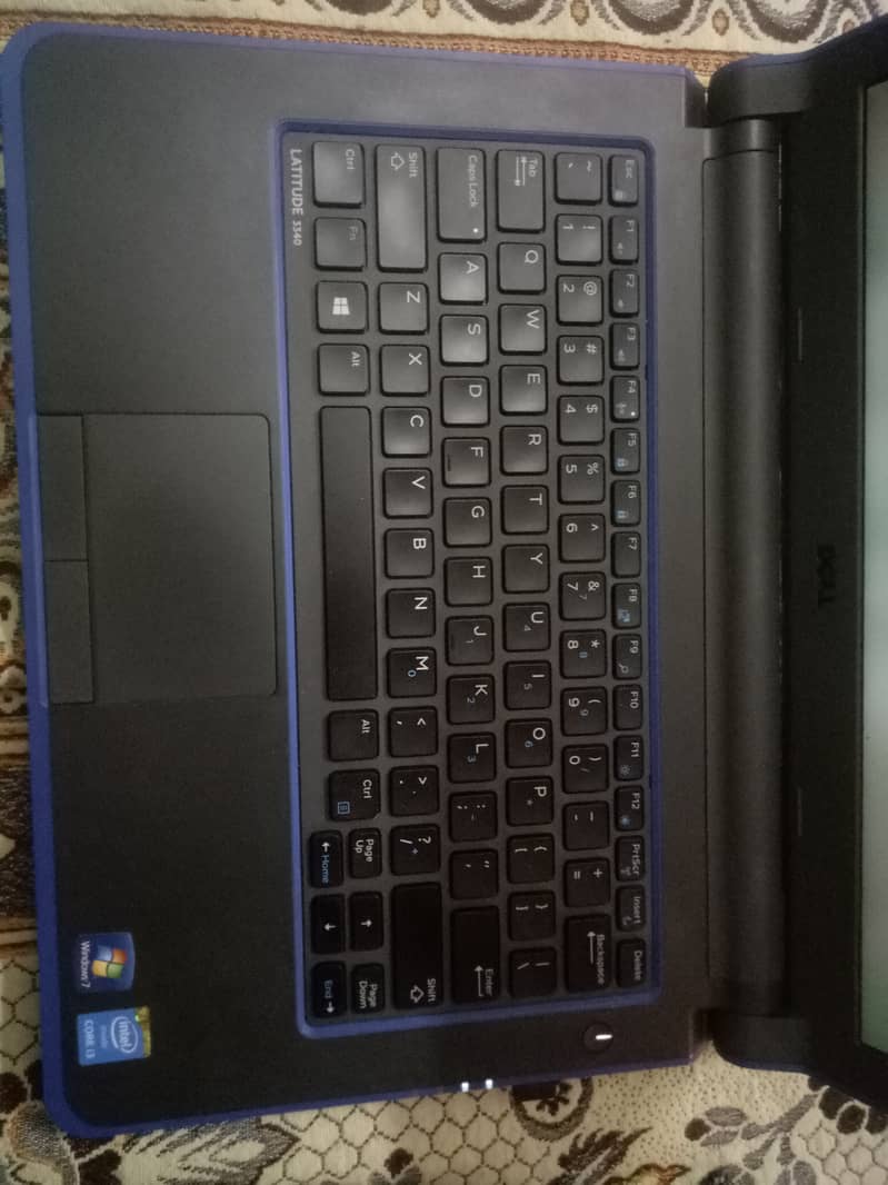 Dell Latitude 3340 1