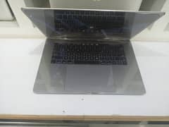 MacBook Pro 2018 Corei7 Touch Bar