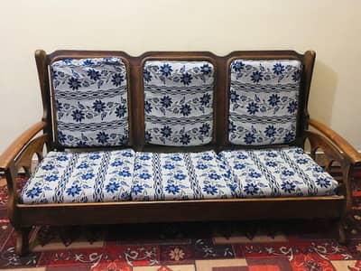 wood Sofa Set 5 seater condition Good
