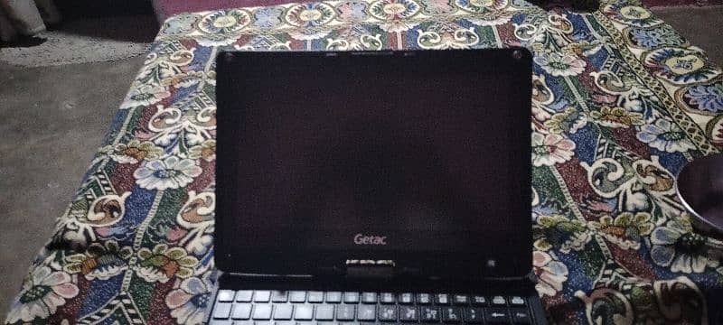 Getac V110
Rugged Laptop 1