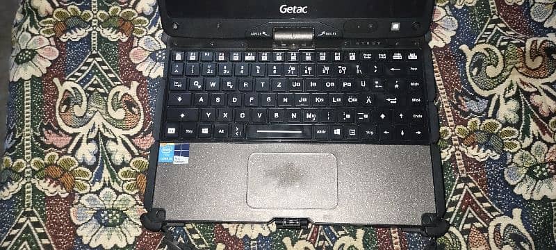Getac V110
Rugged Laptop 2