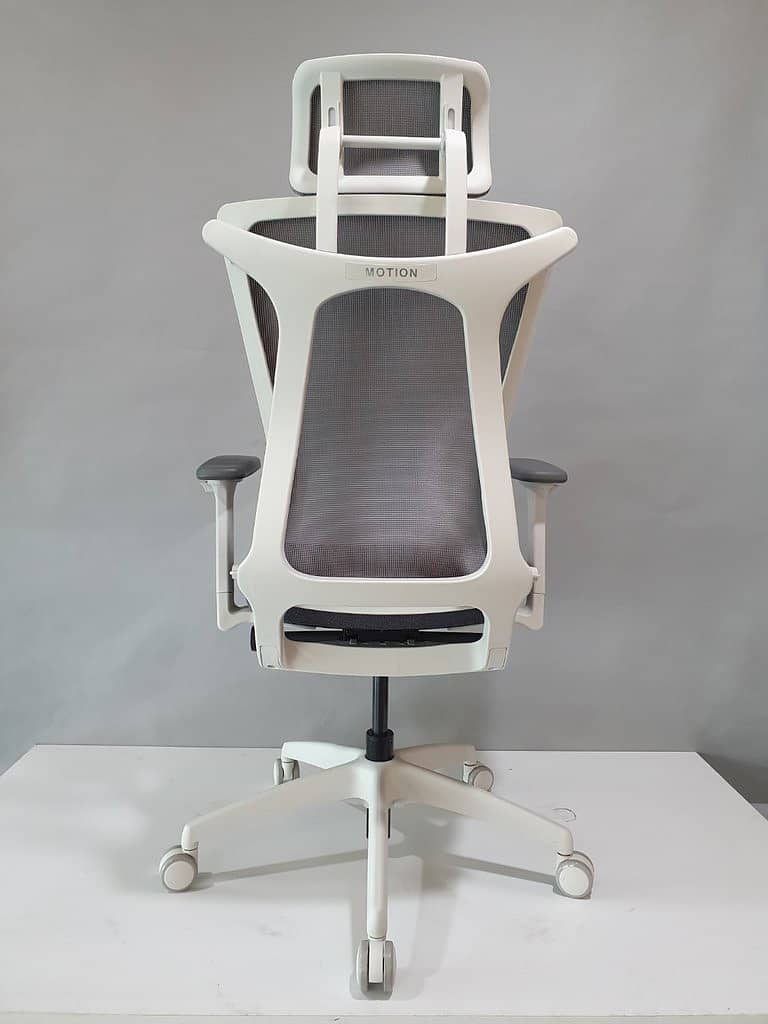 Executive  Office Chair Mesh Back with Headrest 5