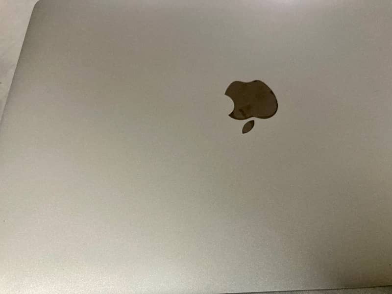 apple macbook pro 2017 13 inches 8