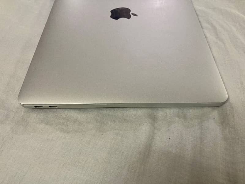 apple macbook pro 2017 13 inches 13