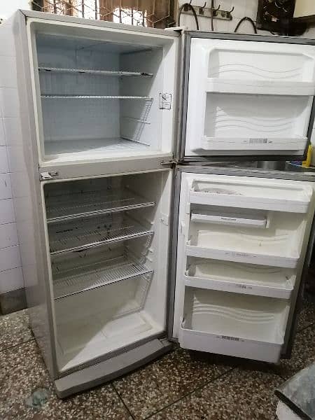 Dawlance Fridge Big Size -call 0,3,2,1,4,2,4,0,8,8,1 >read description 8