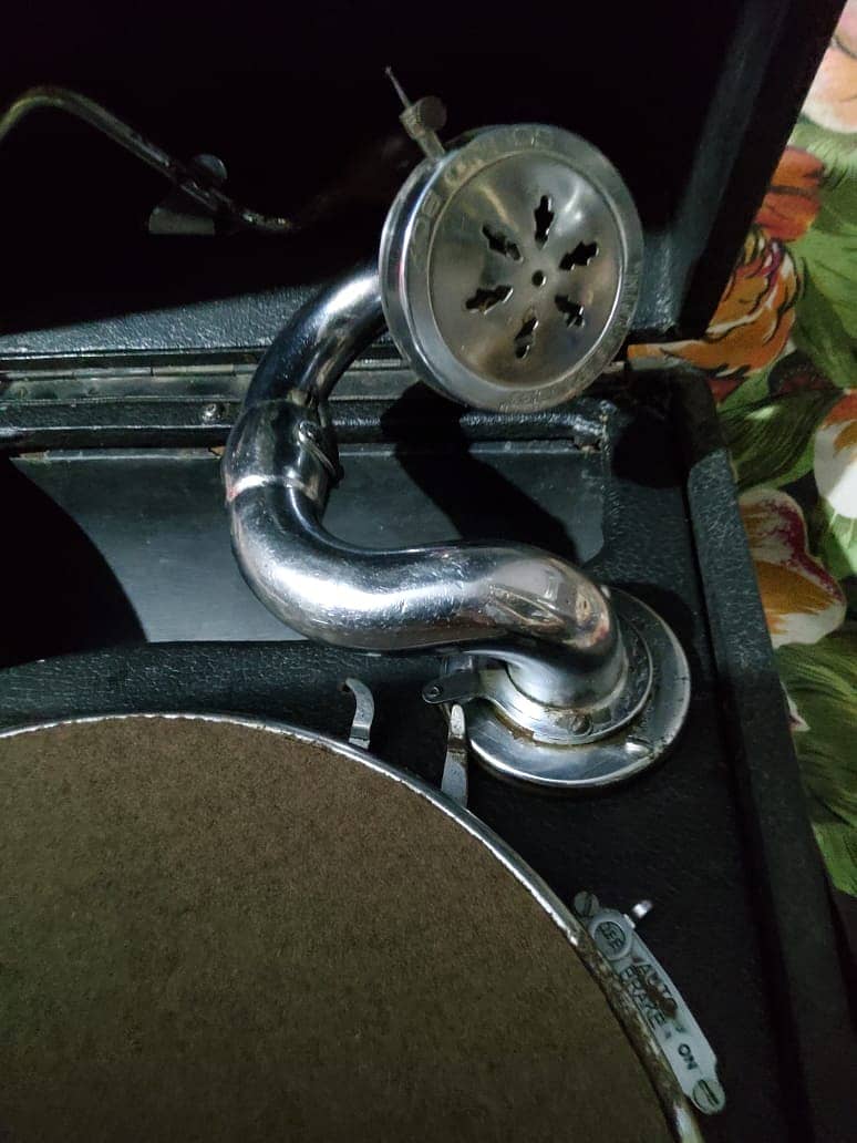 HMV gramophone model 102 1