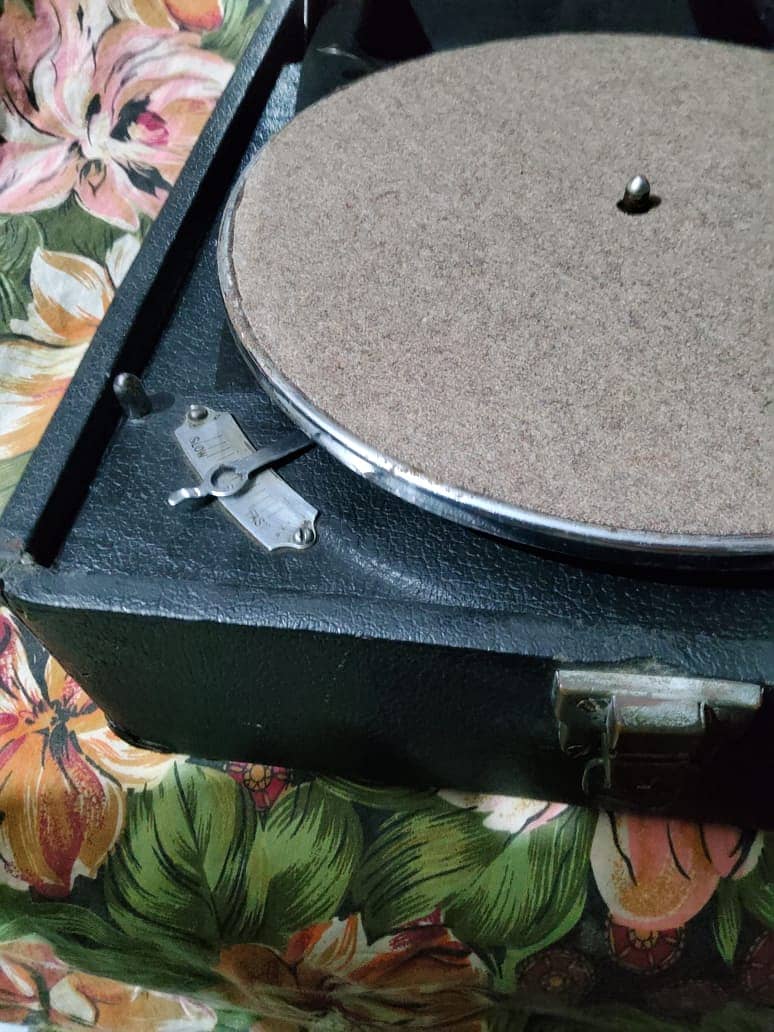 HMV gramophone model 102 4