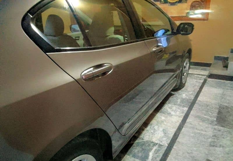 Honda city 1.3 Genuine show room condition 3