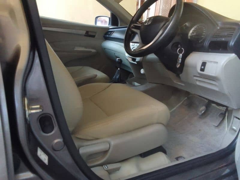 Honda city 1.3 Genuine show room condition 4