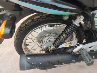 HONDA CG 125 DELUXE RED COLOUR