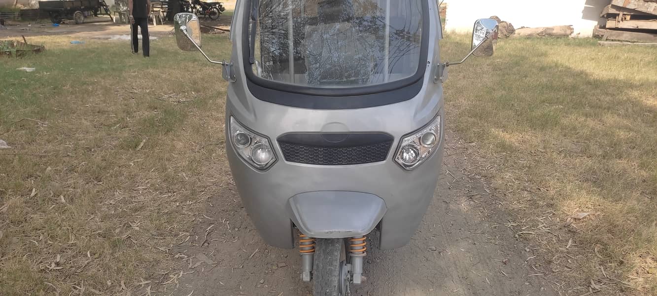 Superb quality electric rikshaw for sell 1