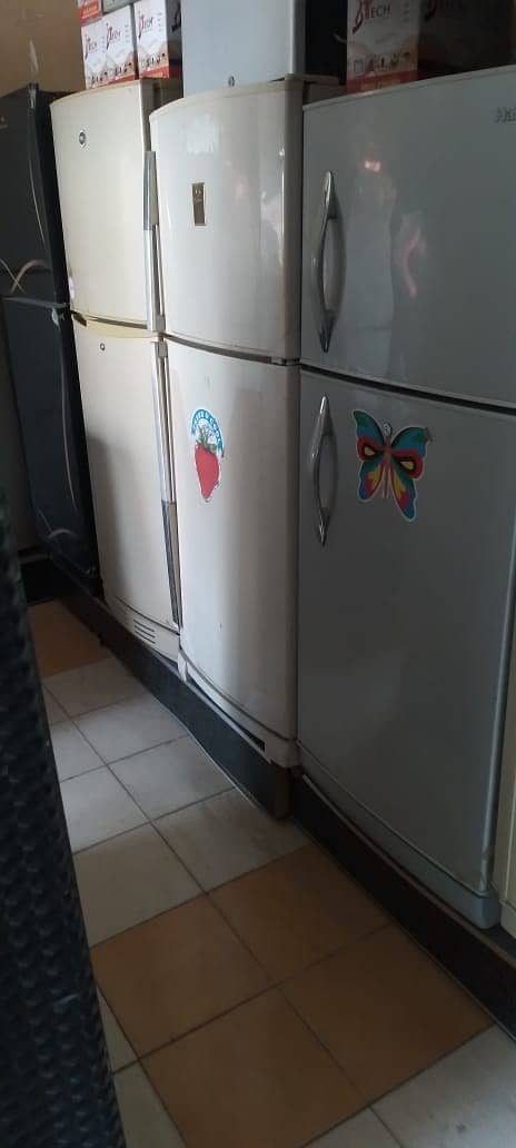 Fridges & Freezers new condition is avilable 11