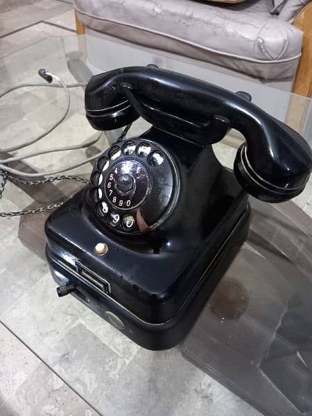 Vintage  Rotary  Dail  Telephone  ( for Collectors  )f 3