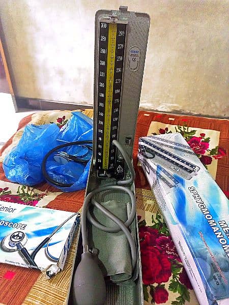 senior manual blood pressure machine like new 0