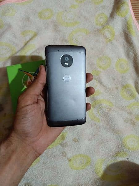 Motorola G5 2/16 with box + charger 2