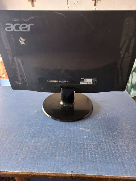 Acer 21.5 inch LED 1
