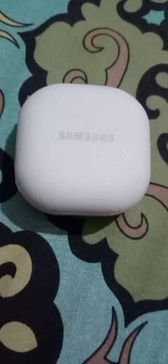 Samsung buds 2  case avaiable