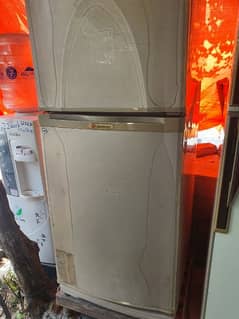 DAWLNCE 9170 WBD REFRIGRATOR UP FOR SALE