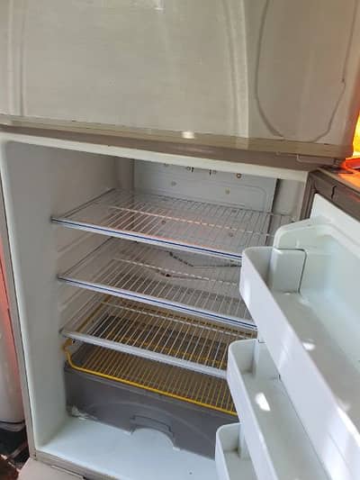 DAWLANCE REFRIGRATOR 9170WBD URGENT SALE
