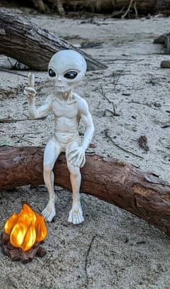 UFO Alien Outer Space Statue Action Figure Shelf Sitter Sculpture
