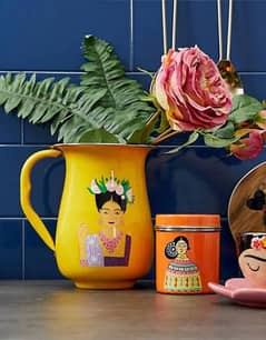 Frida Khalo Hand painted Vase 0