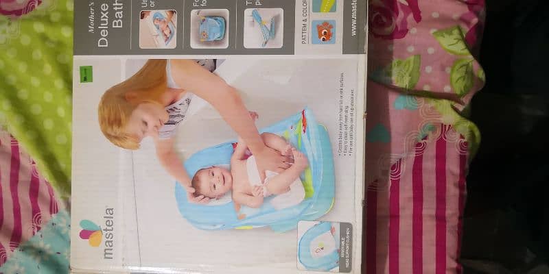 Deluxe Baby Bather like New 1