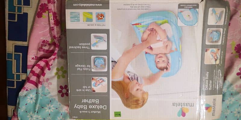 Deluxe Baby Bather like New 3