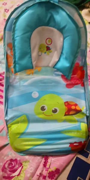 Deluxe Baby Bather like New 4