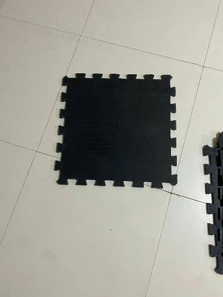 Gym flooring tile 1