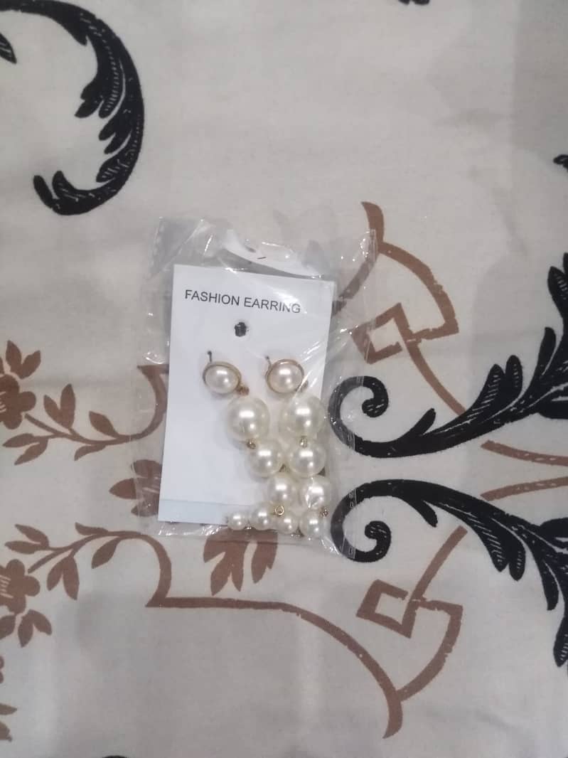 Women's Earrings for sale 1