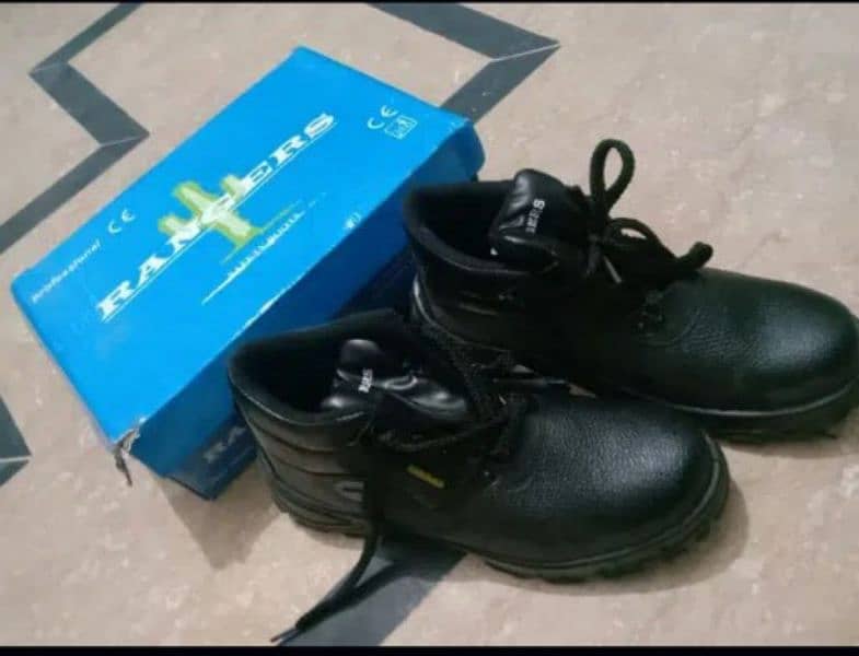 New Safety Shoes is for Sale. Price is Final. 1