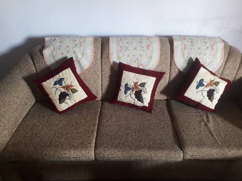 Sofa set. 5 seater 1