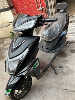 Electric scooty 2022 for urgent sale