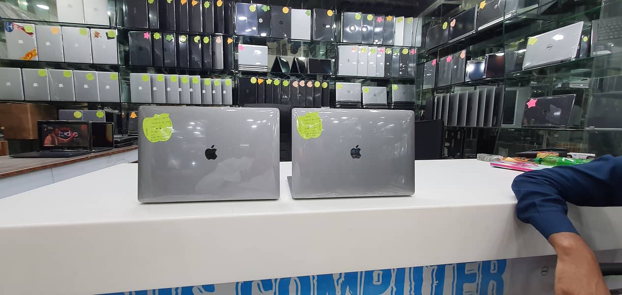 Apple Macbook Pro 2019 16'inches with Retina Display Touchbar for sale 2